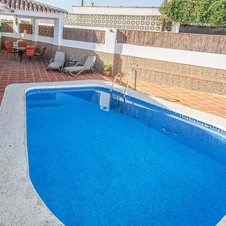 Stunning In With Outdoor Swimming Pool, Wifi And 2 Bedrooms * Nerja