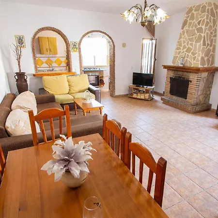 Holiday home Stunning In With Outdoor Swimming Pool, Wifi And 2 Bedrooms Nerja