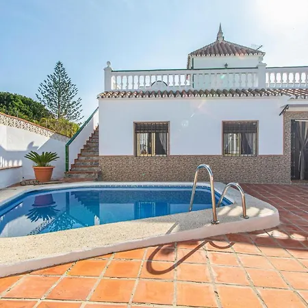 Holiday home Stunning In With Outdoor Swimming Pool, Wifi And 2 Bedrooms *