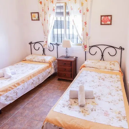 Holiday home Stunning In With Outdoor Swimming Pool, Wifi And 2 Bedrooms Nerja