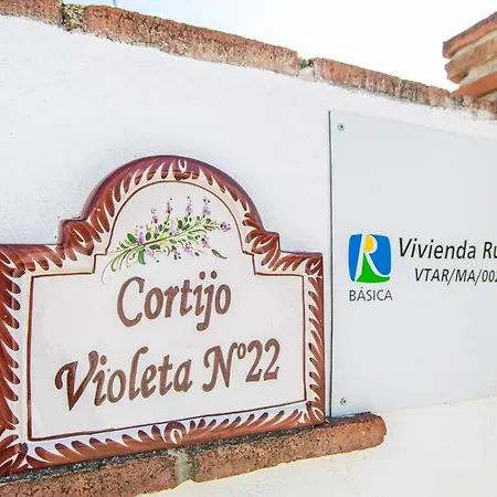 Stunning In With Outdoor Swimming Pool, Wifi And 2 Bedrooms Nerja